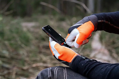 Functional Chainsaw Protective Gloves