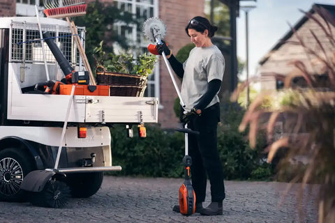 525iLK with trimmer attachment (tool only)