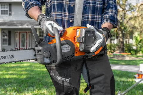 Husqvarna 350i Power Axe Chainsaw (battery and charger included)