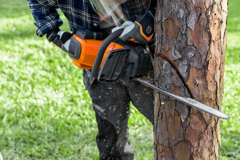 Husqvarna 350i Power Axe Chainsaw (battery and charger included)